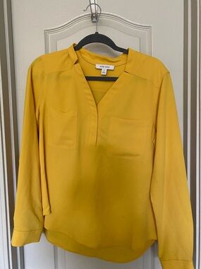 Nine West Mustard Yellow V-Neck Long Sleeve Pocket Blouse
